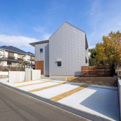 新しいのに懐かしい切妻屋根の家